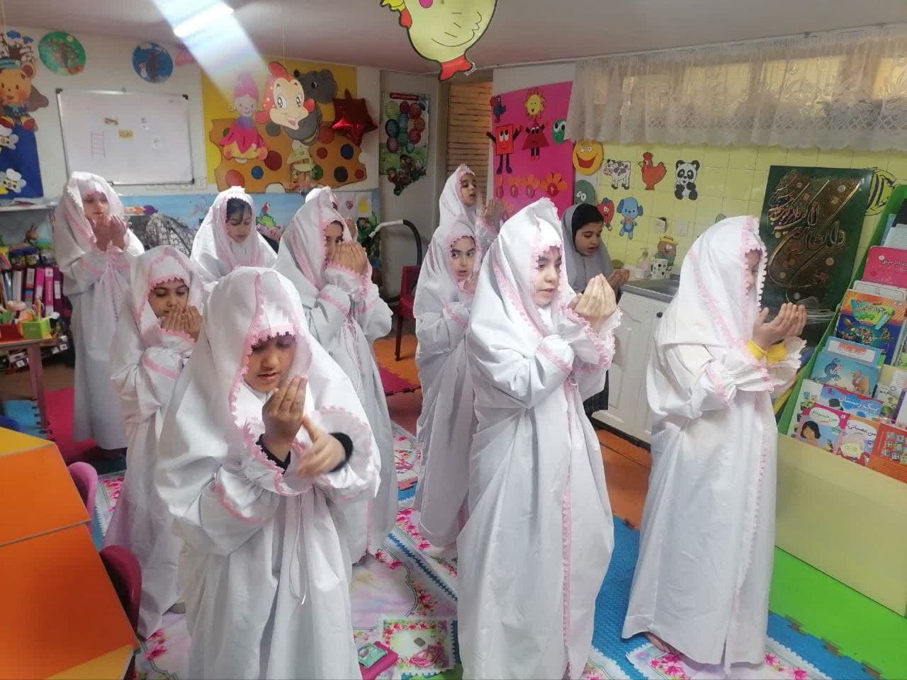 آموزش نماز در دبستان